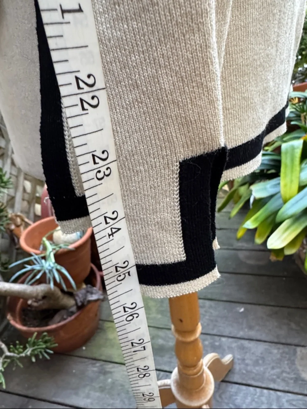 Cream Long-Sleeve Knit Sweater with Black Trim - Women's XL. Hi-Lo. - Picture 6 of 10